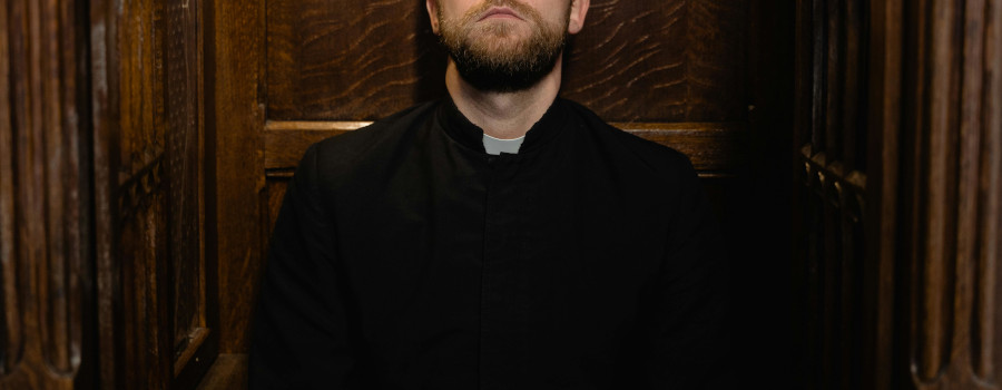 Usurpation d'identité : Ces métiers qui attirent les imposteurs 10 pretre