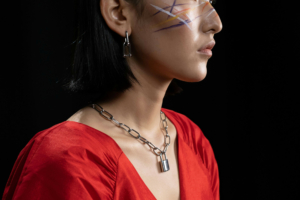 femme bijou collier